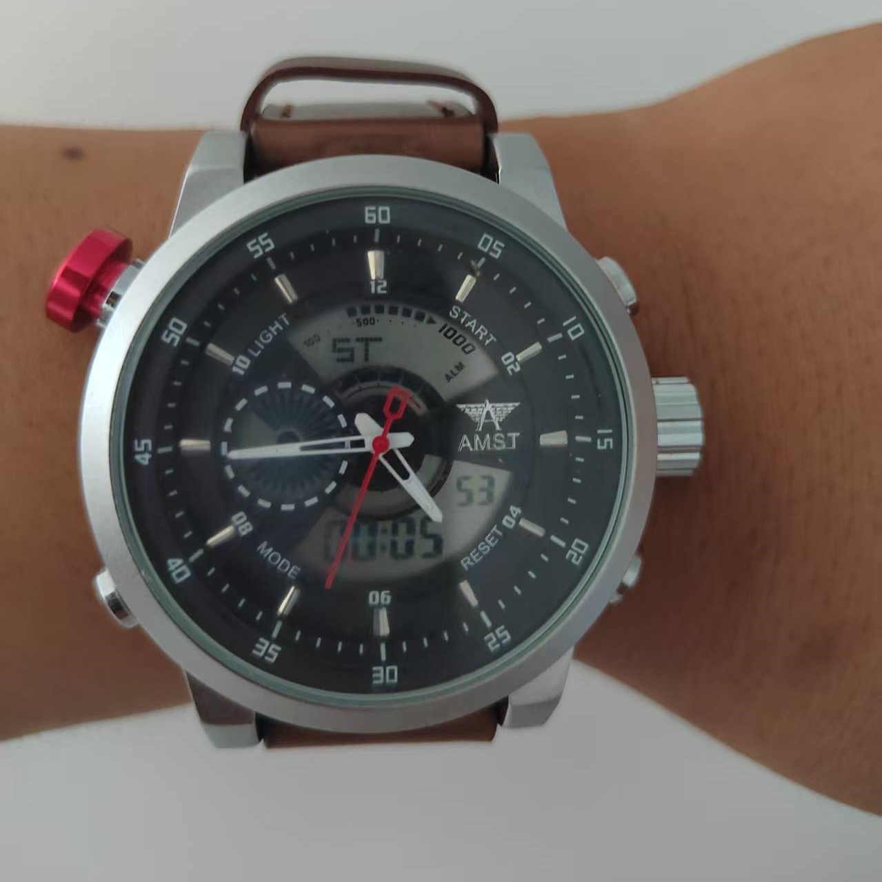 新しい AMST 高級ブランドメンズクォーツ LED 腕時計 - Citizen Watch Promaster のレビューと価格